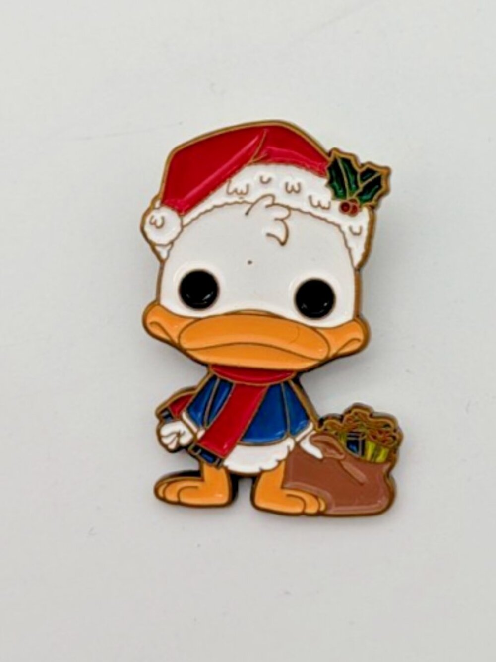 Disney Funko Christmas Donald Duck santa hat and present sack enamel Pin